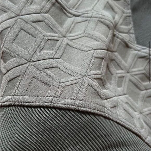 Robyn Lawley Swimsuit (Curves) Olive Green Jacquard Print Size 16 - Picture 10 of 10